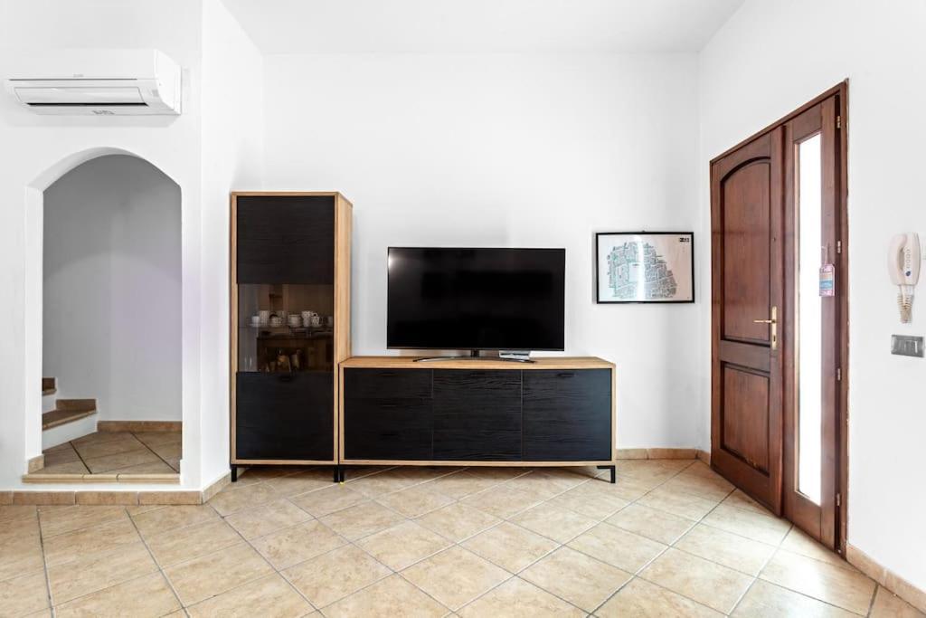 Naab Haus - -